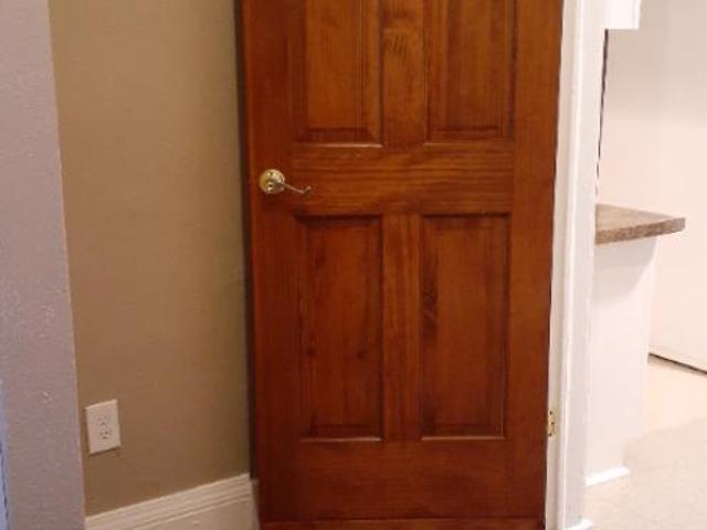 2 bedroom, Cleveland OH 44113 105969379
