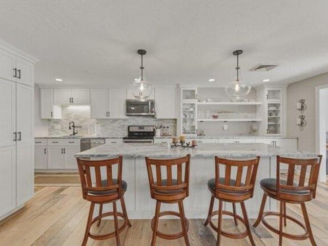 2 bedroom, Clinton MA 01510 104761884