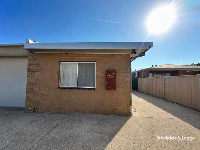 2 BEDROOM CLOSE TO SCHOOLS & SHOPS
