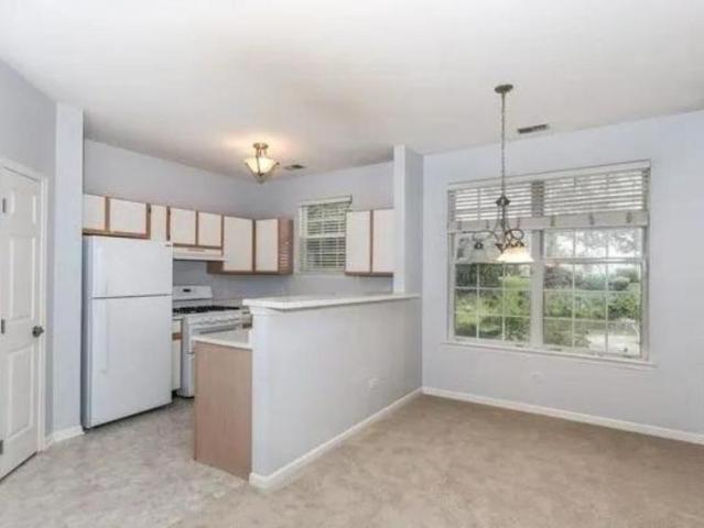 2 bedroom, Crystal Lake IL 60014 LS105596842