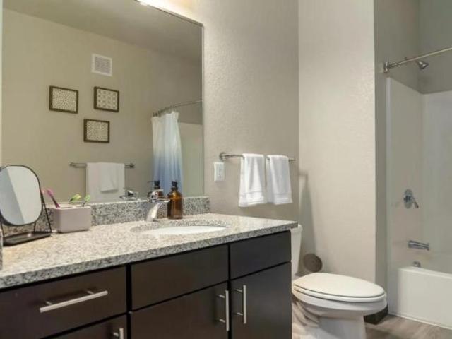 2 bedroom, Crystal Lake IL 60014 105896282