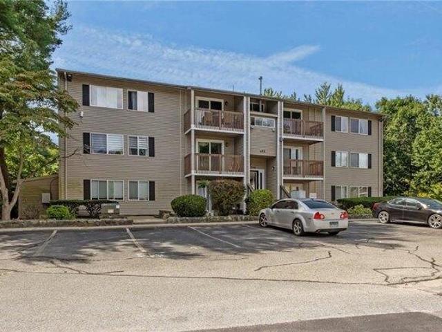 2 bedroom, Cranston RI 02910 105632258