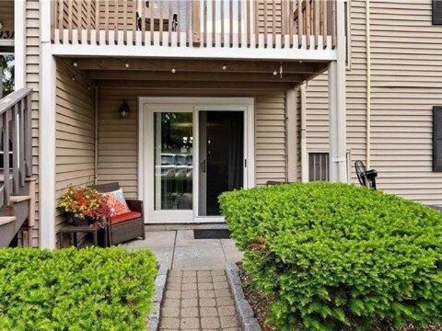 2 bedroom, Cranston RI 02910 105647943