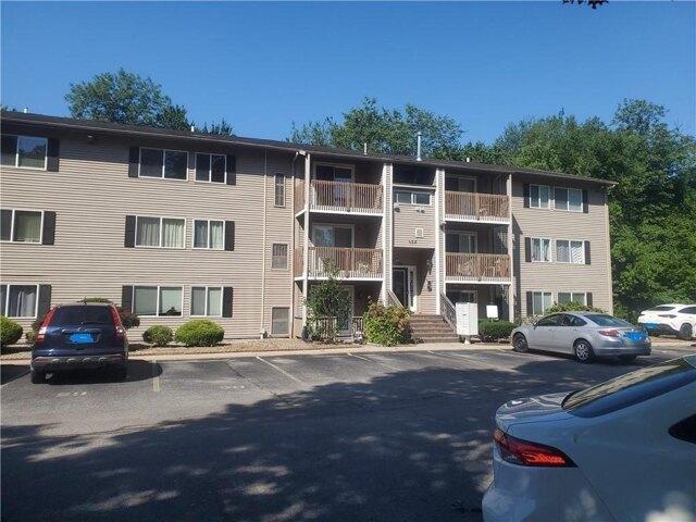 2 bedroom, Cranston RI 02910 105658444