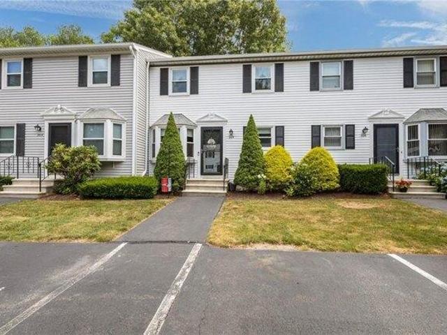 2 bedroom, Cranston RI 02920 104852776