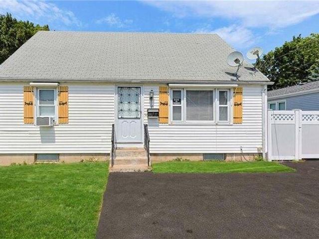 2 bedroom, Cranston RI 02920 105494543