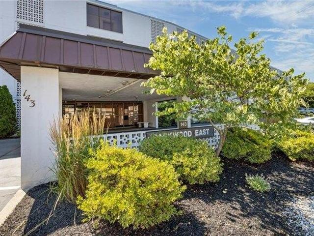 2 bedroom, Cranston RI 02920 105648772