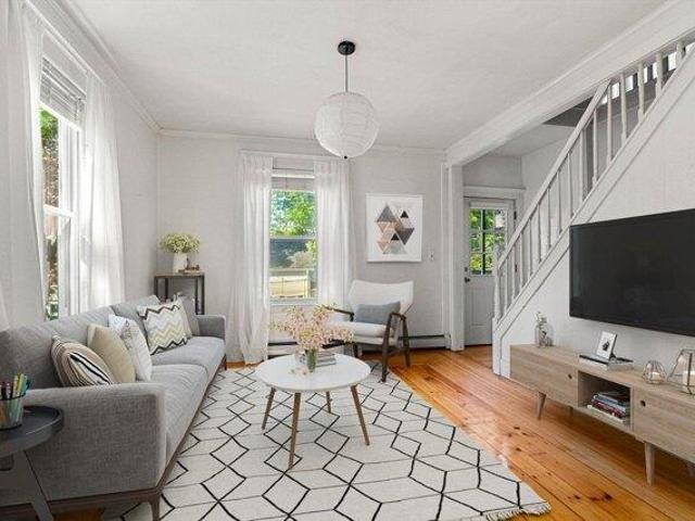 2 bedroom, Amesbury MA 01913 104351391