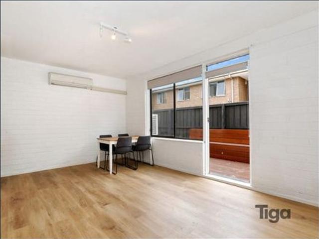 2 Bedroom and 1 Bathroom with Two Spacious Courtyards Available For Lease