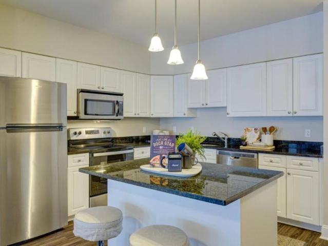 2 bedroom, Abington MA 02351 LS103418775
