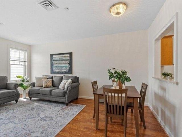 2 bedroom, Acton MA 01720 105290622