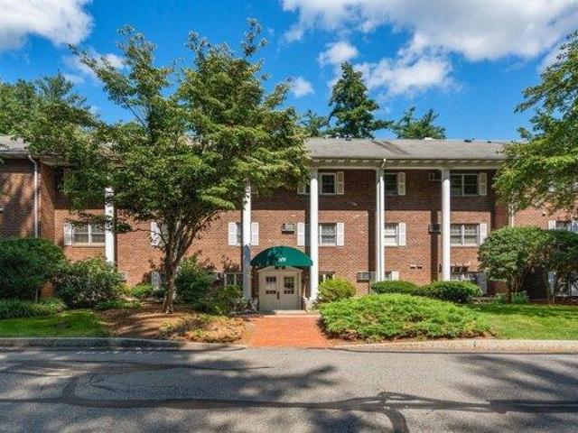 2 bedroom, Acton MA 01720 105441611