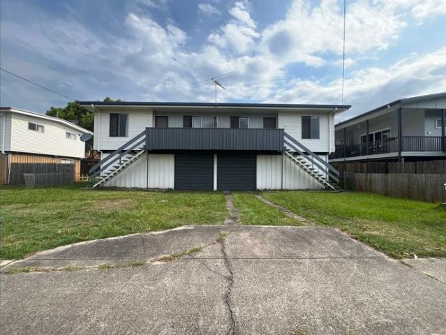 2 Bedroom Air Conditioned Duplex with Fully Fenced Yard