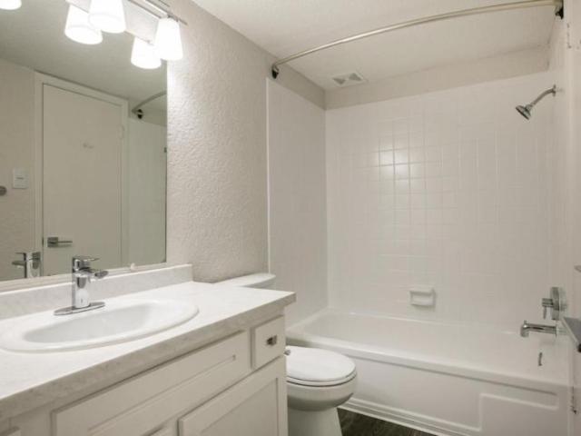 2 bedroom, Albuquerque NM 87109 105897038