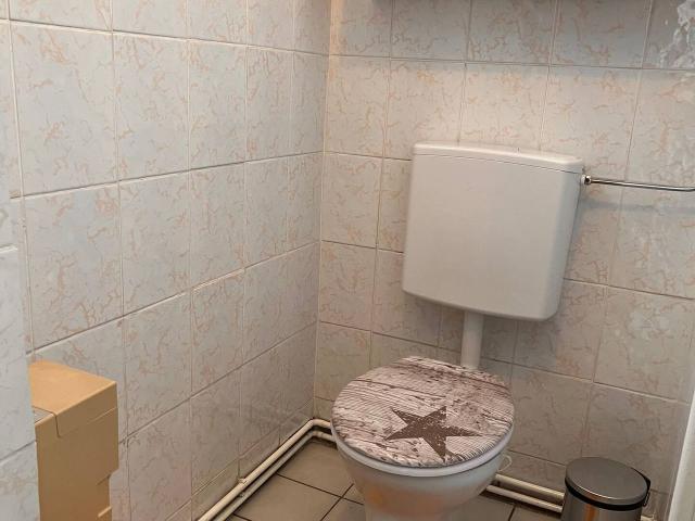 2 Bedroom Apart near Reumannplatz, Vienna Amsterdam Apartments for Rent