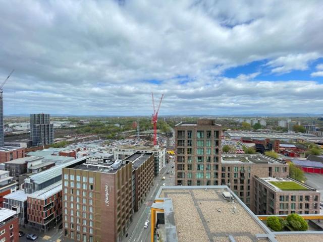 2 Bedroom Apartment Manchester Manchester 99106944