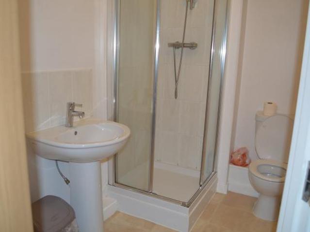 2 Bedroom Apartment Manchester Manchester LS66967840