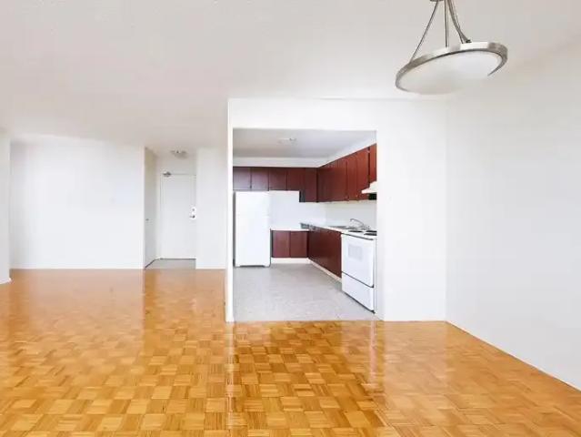 2 Bedroom Apartment Mississauga ON 105185476