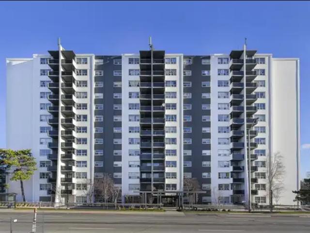 2 Bedroom Apartment Mississauga ON 105394359