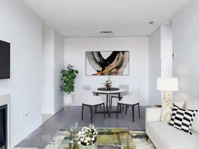 2 Bedroom Apartment Mississauga ON 105554364