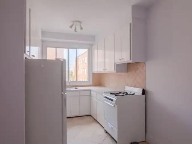 2 Bedroom Apartment Montreal QC 104887679