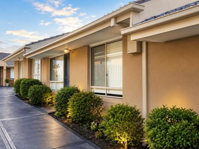 2 Bedroom Apartment Mordialloc VIC 104943912