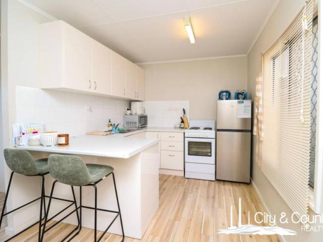 2 Bedroom Apartment Mount Isa QLD 102887740