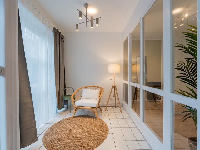2 bedroom apartment near Checkpoint Charlie