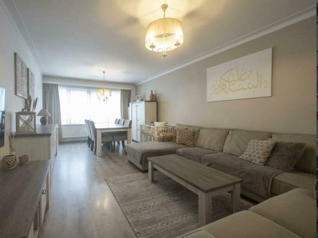 2 bedroom apartment near Rivierenhof with terrace 3rd fl