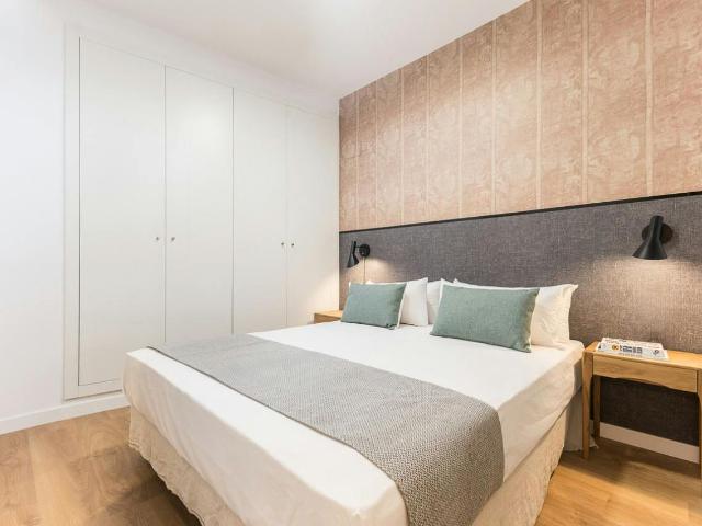 2 Bedroom Apartment near Ruzafa Market, Valencia Amsterdam Apartments for Rent