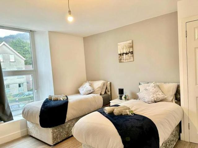 2 Bedroom Apartment Neath Neath LS75375129