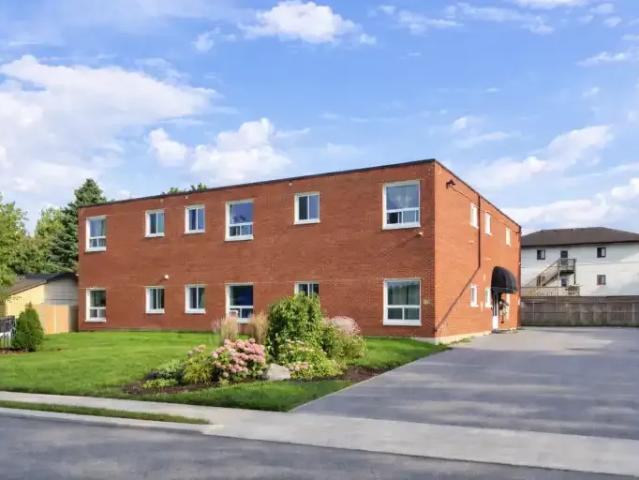 2 Bedroom Apartment New Tecumseth ON 105281721