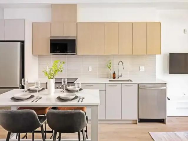 2 Bedroom Apartment North Vancouver BC 103410797