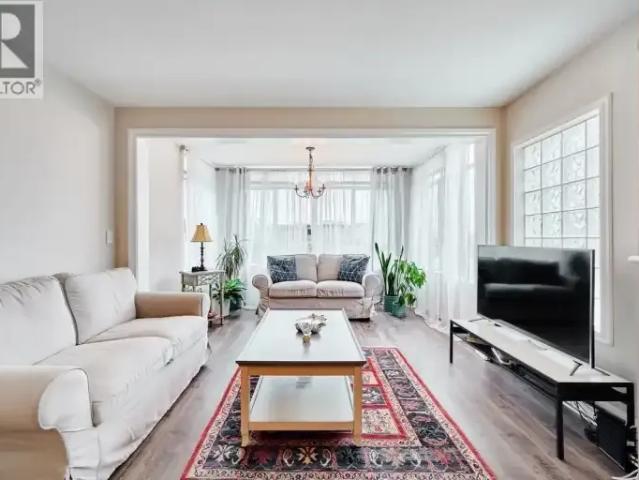 2 Bedroom Apartment North Vancouver BC 105467374