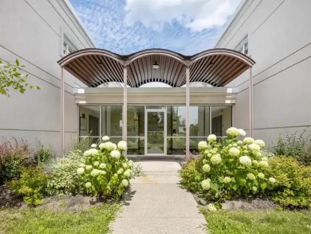 2 Bedroom Apartment Ottawa ON 103542118
