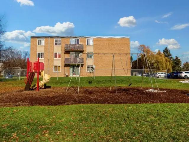 2 Bedroom Apartment Owen Sound ON 105280871