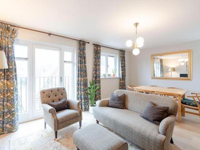 2 Bedroom Apartment Oxford Oxfordshire 101955503
