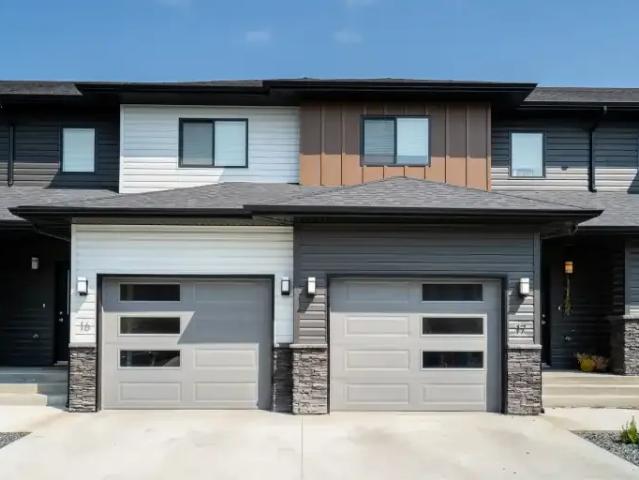 2 Bedroom Apartment Oak Bluff MB LS104183007