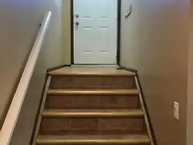 2 Bedroom Apartment Olds AB 105859250