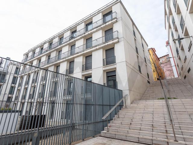 2 bedroom apartment on Arco da Graça street
