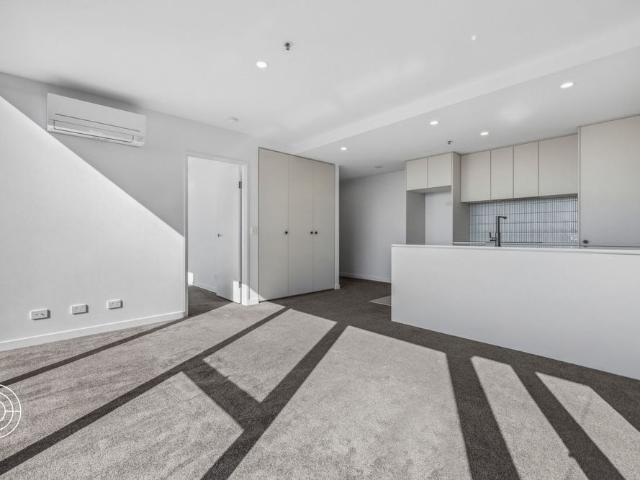 2 Bedroom Apartment at Nightfall!