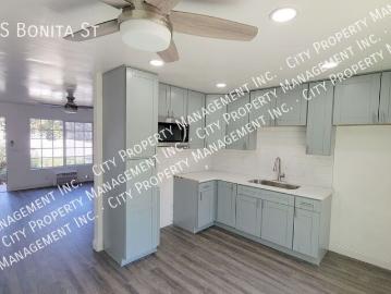 2 Bedroom Apartment available in Casa De Oro!