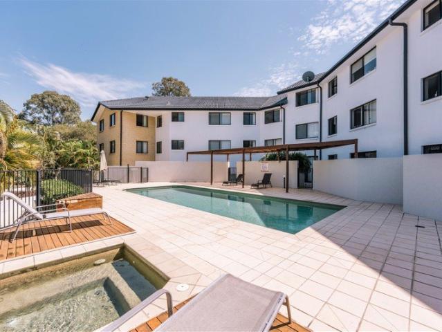 2 bedroom apartment available now