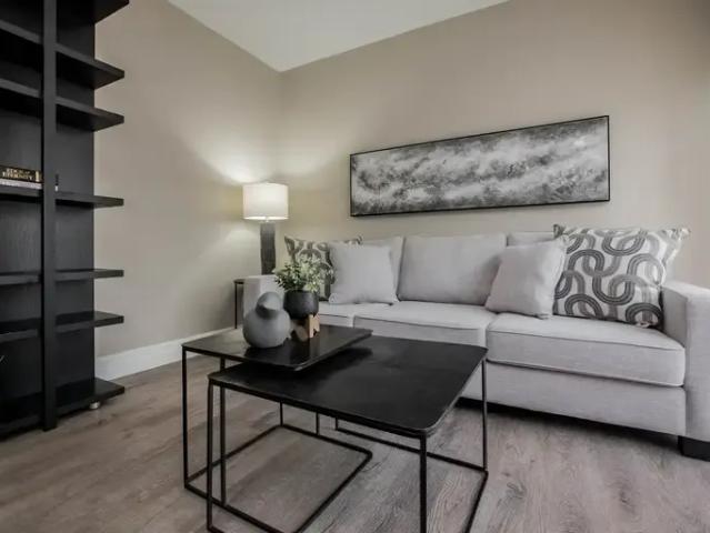 2 Bedroom Apartment Amherstview ON LS89886599