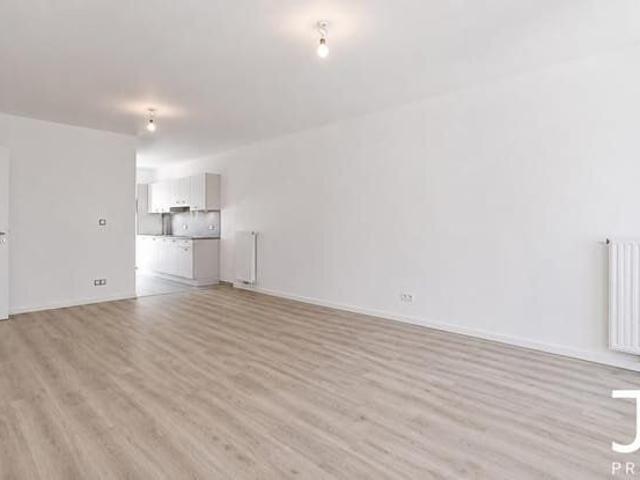 2 bedroom apartment Busselenberg Park