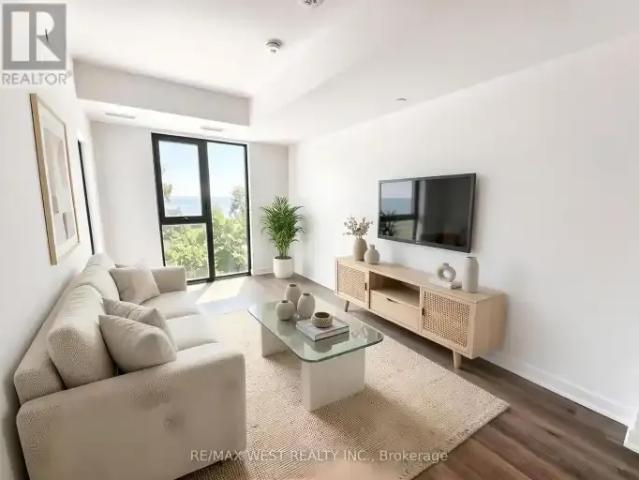 2 Bedroom Apartment Burlington ON 104864317