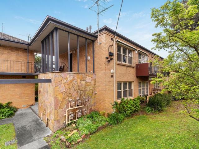 2 Bedroom Apartment Balwyn VIC 105863195