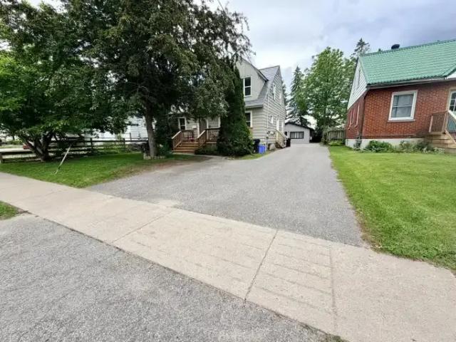 2 Bedroom Apartment Barrie ON 103379934
