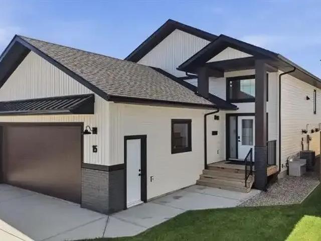 2 Bedroom Apartment Blackfalds AB 105755515