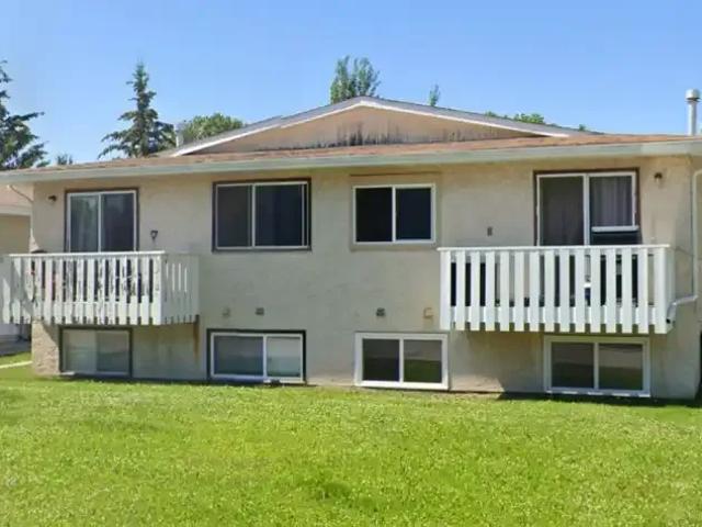 2 Bedroom Apartment Blackfalds AB 100760991